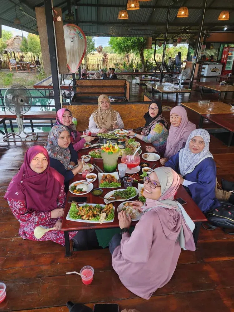 Pakej percutian istimewa Azzram Holidays
